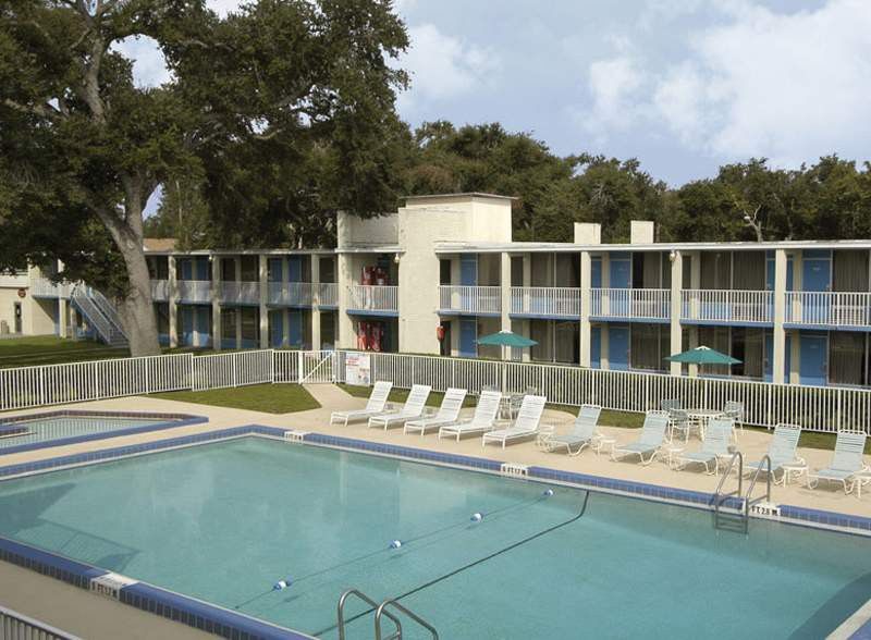 Howard Johnson By Wyndham Tropical Palms Kissimmee Exterior photo